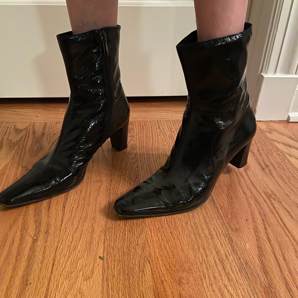 Aquatalia Italian patent leather kitten heel boots